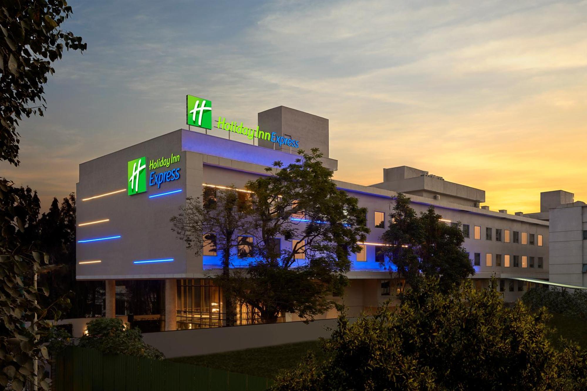 Holiday Inn Express Bengaluru Bommasandra By Ihg Kammasandra Exterior foto